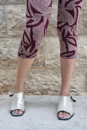 טייץ כותנה בצבע בורדו עם הדפס פרחים קצר